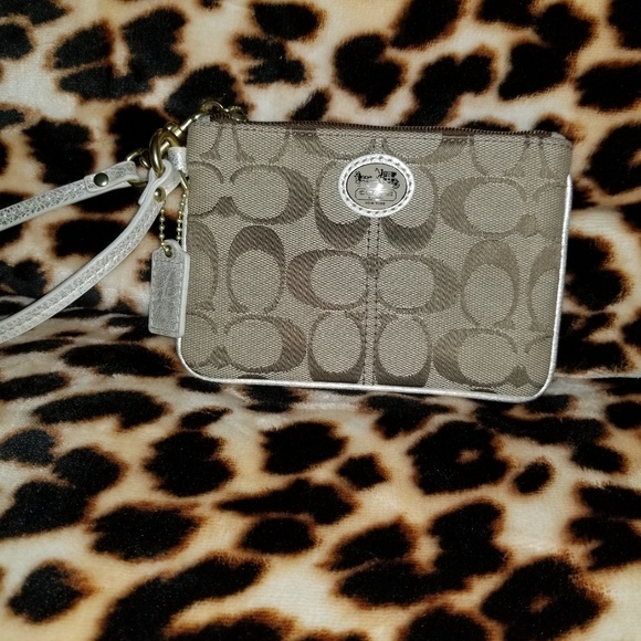 Coach Handbags - Coach Wristlet